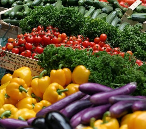 أسعار الخضروات والفواكه اليوم، تعرف على الأرخص والأغلى