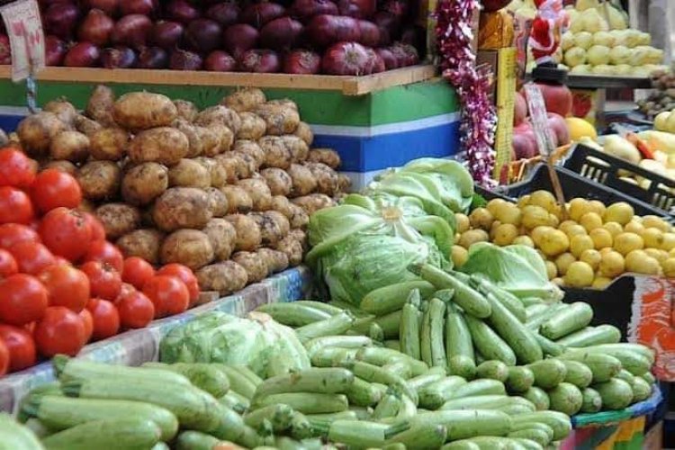 أسعار الخضروات والفاكهة اليوم الأربعاء 3 يناير 2024 للمُستهلك