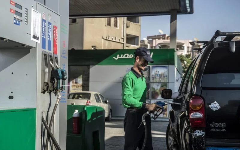 سعر البنزين اليوم الخميس 15 فبراير 2024 بعد اخر زيادة للتسعير