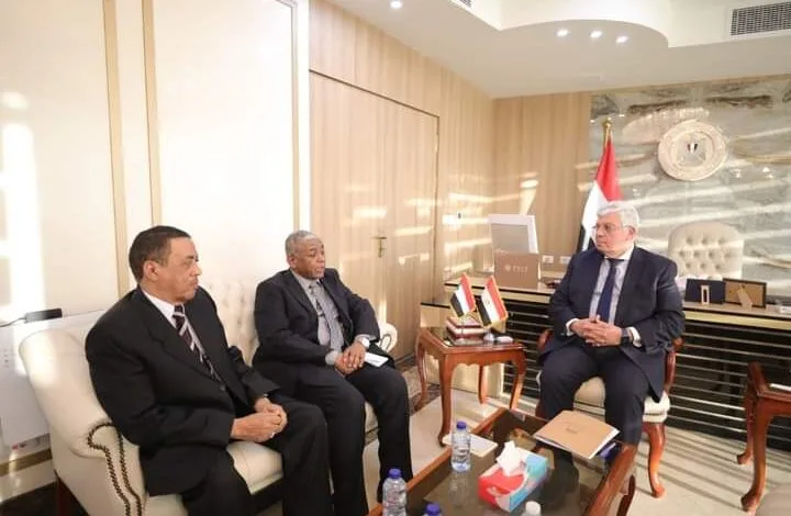 وزير التعليم العالي يلتقي السفير السوداني بالقاهرة لبحث سبل التعاون المشترك