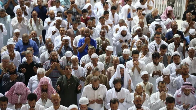 وقت صلاة التراويح في الرياض 2025 متى تبدأ ومتى تنتهي