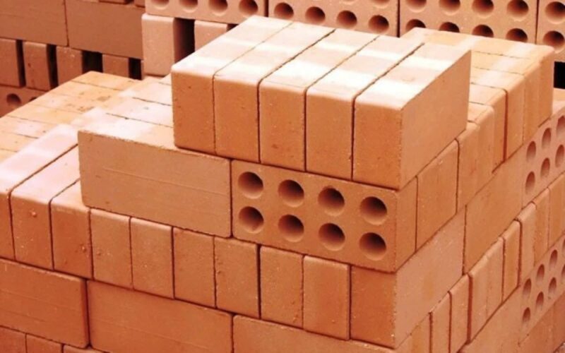 سعر الطوب والرمل اليوم الاربعاء 24 ابريل 2025 للمستهلك مواد البناء تنخفض جدا