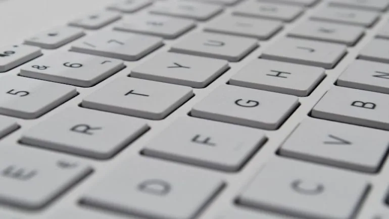 تفسير لوحة المفاتيح في الحلم او كيبورد الكمبيوتر في المنام