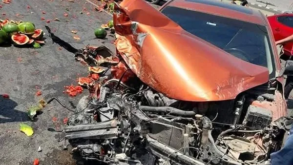 إصابة 3 أشخاص في تصادم سيارة ملاكي وأخرى نقل على طريق الواحات | صور إصابة 3 أشخاص في تصادم سيارة ملاكي وأخرى نقل على طريق الواحات | صور