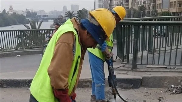 محافظ الجيزة يتابع تنفيذ أعمال إحلال وتجديد الفواصل بوصلة كوبري 6 أكتوبر | صور محافظ الجيزة يتابع تنفيذ أعمال إحلال وتجديد الفواصل بوصلة كوبري 6 أكتوبر | صور