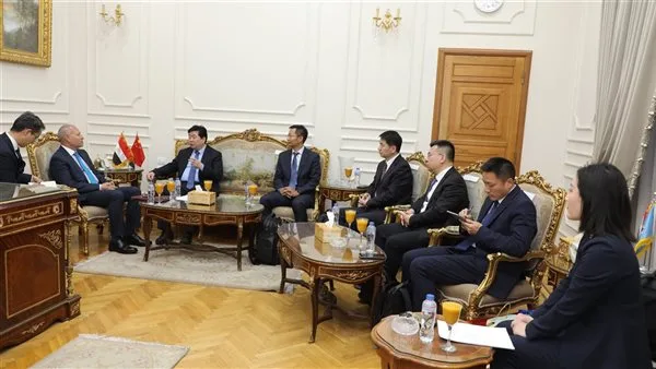 محافظ القاهرة يستقبل وفدًا من مدينة بكين لتعزيز التعاون في المجالات المختلفة محافظ القاهرة يستقبل وفدًا من مدينة بكين لتعزيز التعاون في المجالات المختلفة