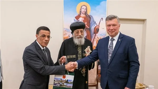 البابا تواضروس الثاني يلتقي عمدة بلدة برفينوف ببولندا | صور