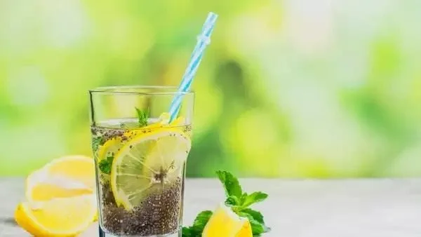 3 مشروبات طبيعية لعلاج الإمساك.. تعرف عليها