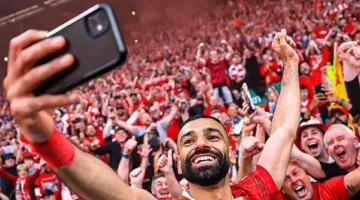 محمد صلاح: أخبرت سلوت بتعويضه هجوميًا.. وشعور الفوز بالدوري لا يصدق