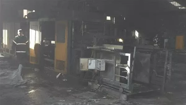 ماس كهربائي في إحدى الماكينات.. المعاينة تكشف سبب حريق مصنع فوم بمدينة السادات ماس كهربائي في إحدى الماكينات.. المعاينة تكشف سبب حريق مصنع فوم بمدينة السادات