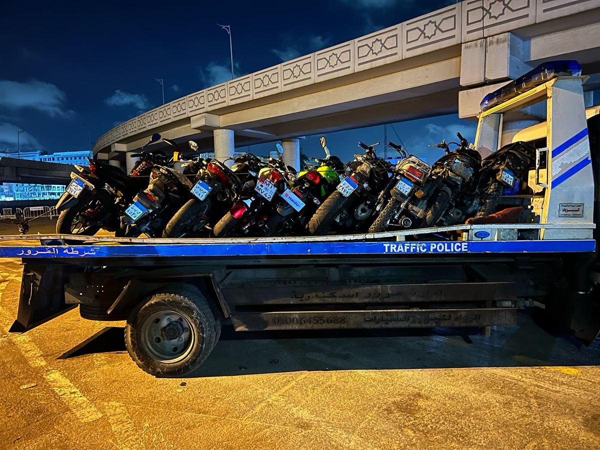 حملات لضبط الدراجات النارية والتكاتك غير المرخصة بالإسكندرية