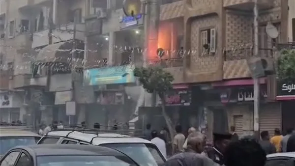 المدخنة ولعت.. السيطرة على حريق داخل مطعم مشويات في قنا المدخنة ولعت.. السيطرة على حريق داخل مطعم مشويات في قنا