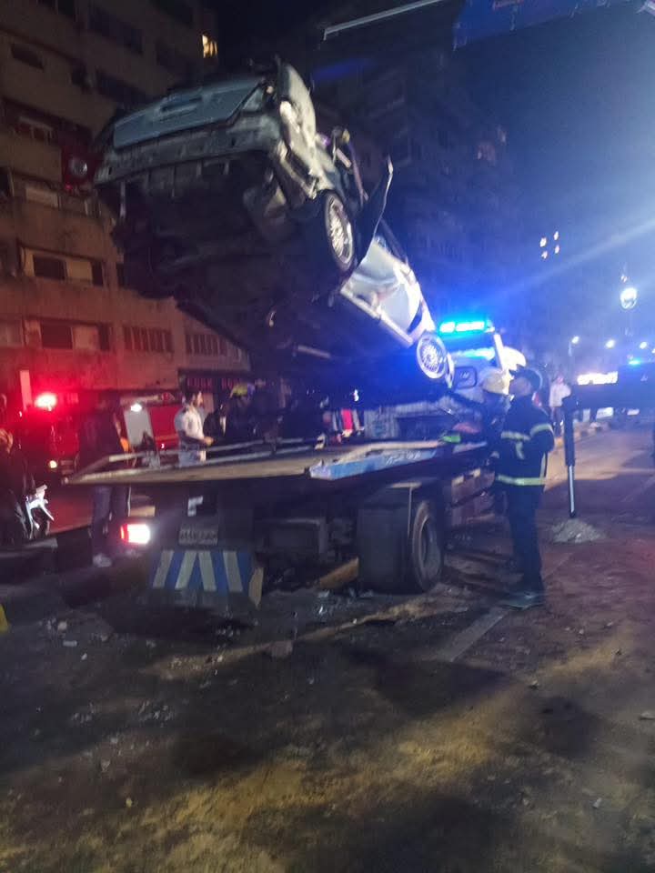 تصادم 3 سيارات ملاكي بكورنيش الإسكندرية 