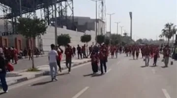 إصابة مشجع أهلاوي في مدرجات الثالثة يمين باستاد القاهرة قبل مباراة الأهلي وصن داونز