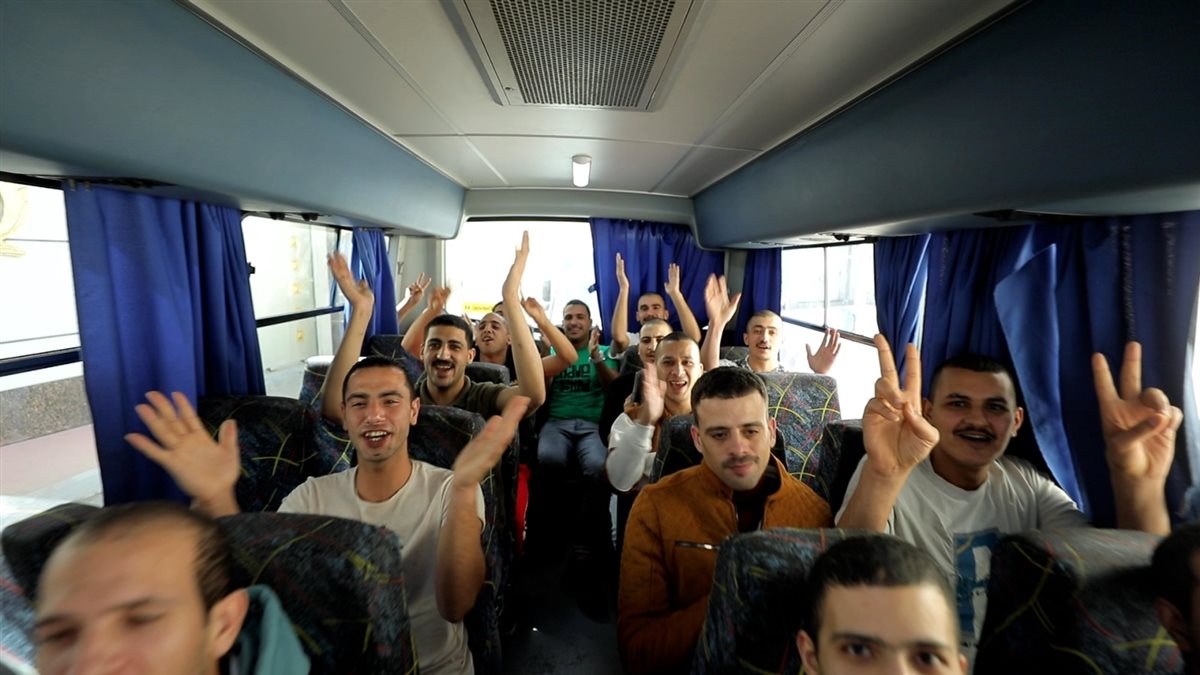 عفو رئاسي عن 746 نزيلا بمناسبة عيد تحرير سيناء عفو رئاسي عن 746 نزيلا بمناسبة عيد تحرير سيناء