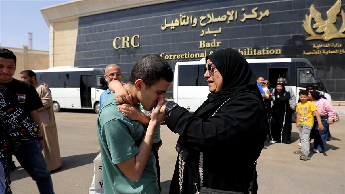 عفو رئاسي عن 746 نزيلا بمناسبة عيد تحرير سيناء عفو رئاسي عن 746 نزيلا بمناسبة عيد تحرير سيناء