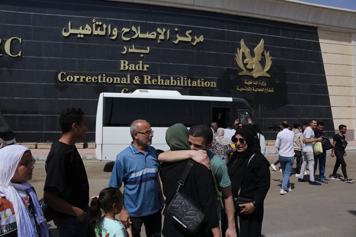 عفو رئاسي عن 746 نزيلا بمناسبة عيد تحرير سيناء عفو رئاسي عن 746 نزيلا بمناسبة عيد تحرير سيناء