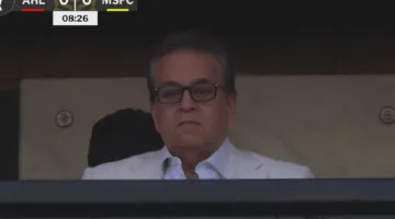 نائب رئيس الوزراء وزير الصحة يشاهد مباراة الأهلي وصن داونز من المقصورة الرئيسية