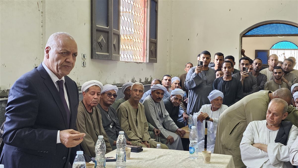 جلسة صلح بين عائلتين في قفط