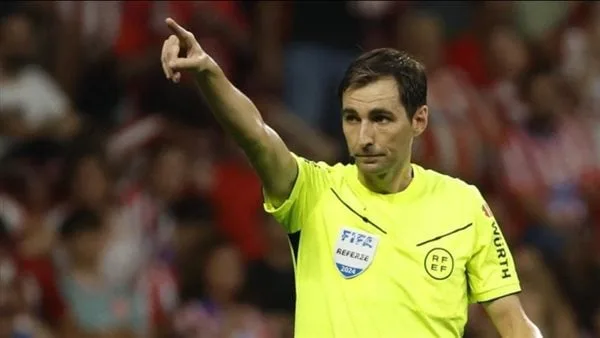 بعد بيانات ريال مدريد.. هل يتغير حكم الكلاسيكو في نهائي كأس الملك؟ بعد بيانات ريال مدريد.. هل يتغير حكم الكلاسيكو في نهائي كأس الملك؟