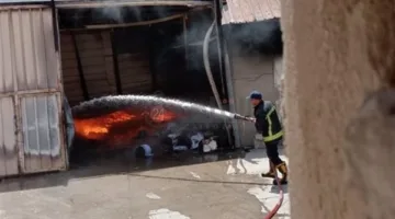 إصابة 3 أشخاص باختناق إثر حريق مصنع كرتون بالمنطقة الصناعية في 6 أكتوبر