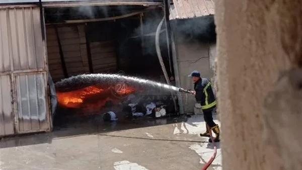 إصابة 3 أشخاص باختناق إثر حريق مصنع كرتون بالمنطقة الصناعية في 6 أكتوبر إصابة 3 أشخاص باختناق إثر حريق مصنع كرتون بالمنطقة الصناعية في 6 أكتوبر