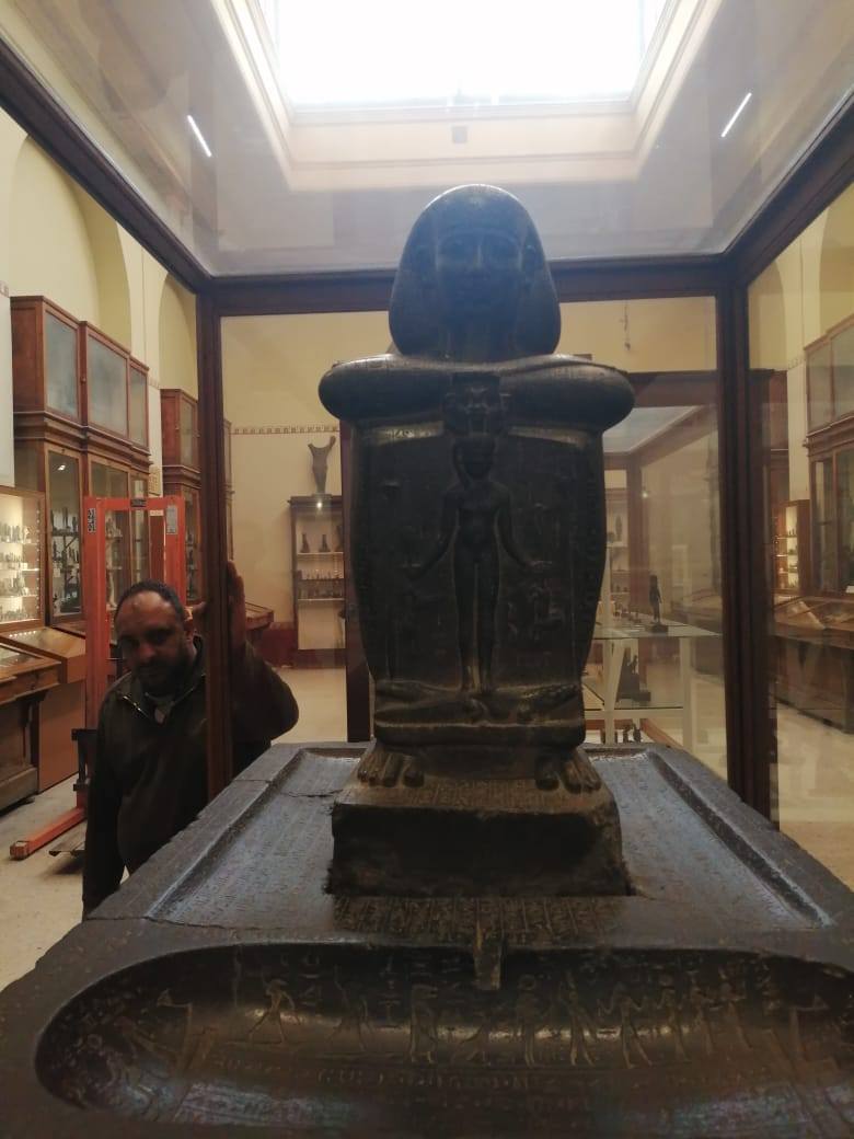   تمثال فريد لـ الكاهن جد حور 