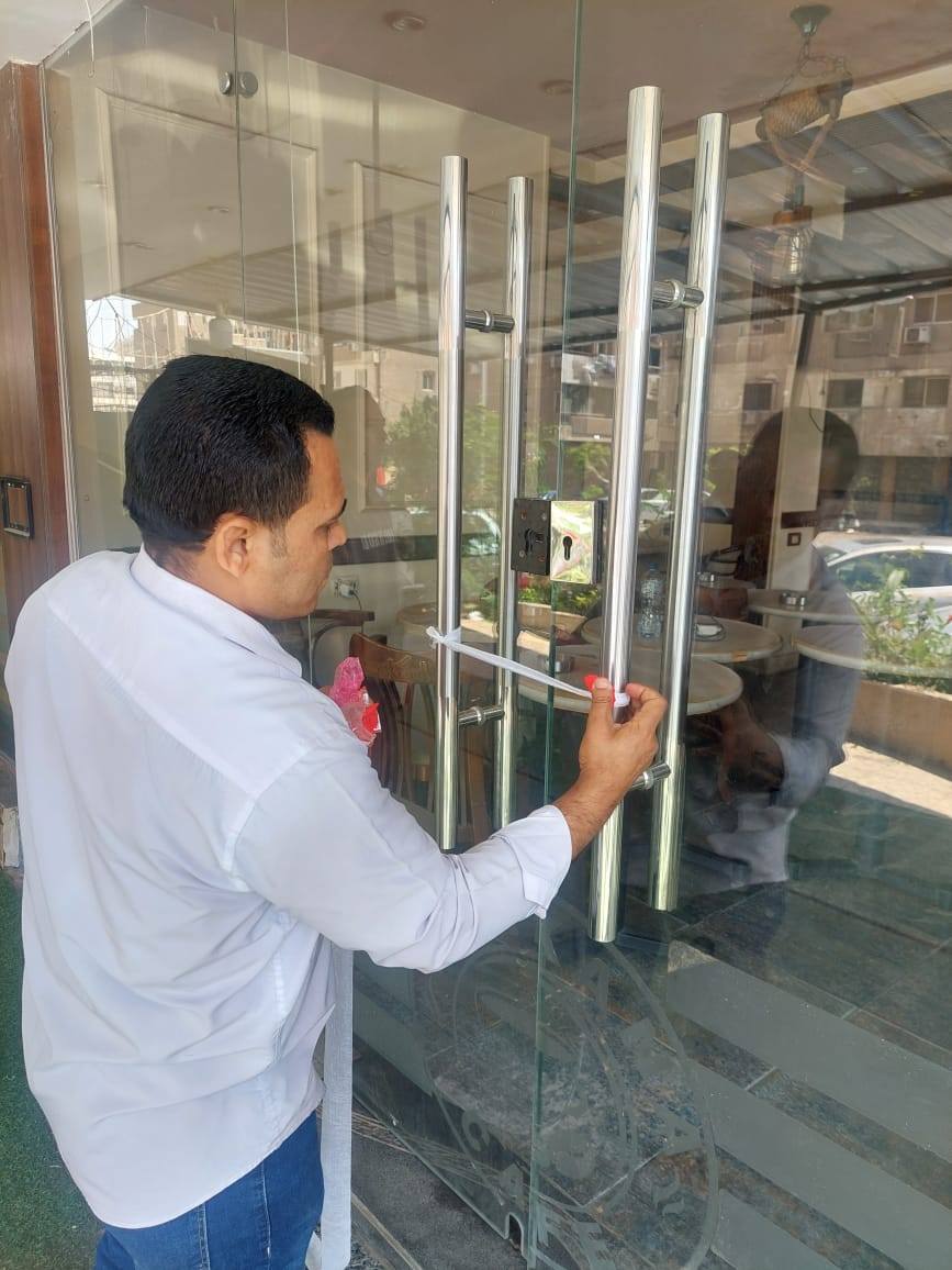 رئيس حي مدينة نصر: غلق وتشميع كافية استكانة بامتداد أبو داود الظاهري لمخالفته التراخيص رئيس حي مدينة نصر: غلق وتشميع كافية استكانة بامتداد أبو داود الظاهري لمخالفته التراخيص