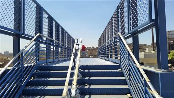 محافظ أسوان يعلن إنشاء شركة كيما 2 كوبري للمشاة على مزلقاني كيما والسيل محافظ أسوان يعلن إنشاء شركة كيما 2 كوبري للمشاة على مزلقاني كيما والسيل