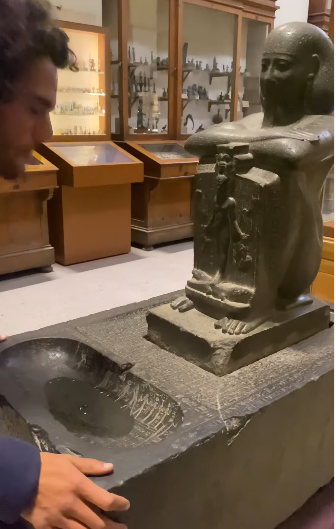 الصور المتداولة لوضع المياه على التمثال 