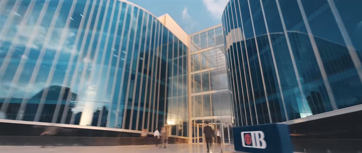 صور من إعلان البنك التجاري الدولي CIB