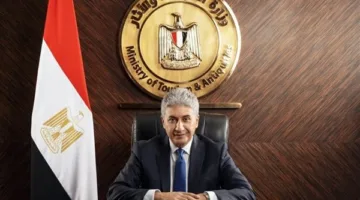 وزير السياحة يغادر إلى دبي للمشاركة في معرض سوق السفر العربي