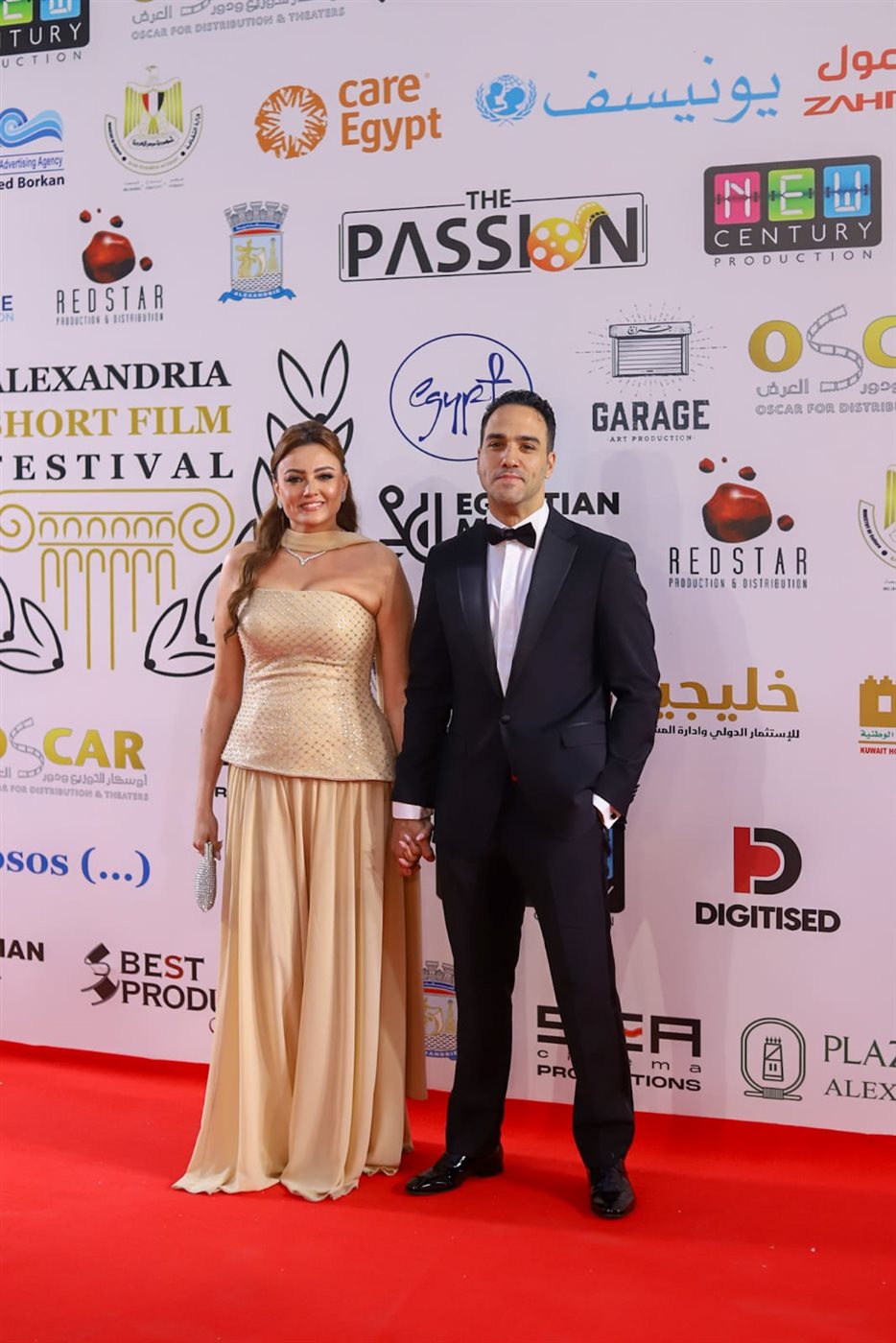 محمود حميدة وبشرى أول الحضور.. بدء توافد النجوم على ريد كاربت افتتاح مهرجان الإسكندرية للفيلم القصير 