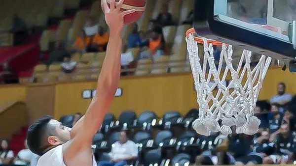 سلة الزمالك يفوز على الاتصالات ويتأهل إلى نصف نهائي دوري السلة سلة الزمالك يفوز على الاتصالات ويتأهل إلى نصف نهائي دوري السلة