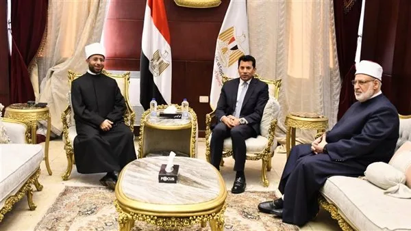وزير الأوقاف: نحمي الشباب من دعاوى التشكيك.. والمؤسسات الدينية شريك رئيسي في مواجهة الأفكار الهدامة وزير الأوقاف: نحمي الشباب من دعاوى التشكيك.. والمؤسسات الدينية شريك رئيسي في مواجهة الأفكار الهدامة
