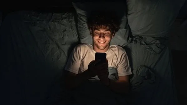 تشوش ذهني وضعف في التركيز.. تأثيرات خطيرة لتصفح منصات التواصل بشكل مفرط على الدماغ تشوش ذهني وضعف في التركيز.. تأثيرات خطيرة لتصفح منصات التواصل بشكل مفرط على الدماغ