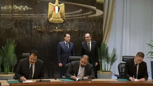 تأكيدا لـ القاهرة 24.. توقيع اتفاق تأسيس شركتين لإنتاج ألياف الفيبربوليستر عبر إعادة تدوير البلاستيك والأقمشة تأكيدا لـ القاهرة 24.. توقيع اتفاق تأسيس شركتين لإنتاج ألياف الفيبربوليستر عبر إعادة تدوير البلاستيك والأقمشة