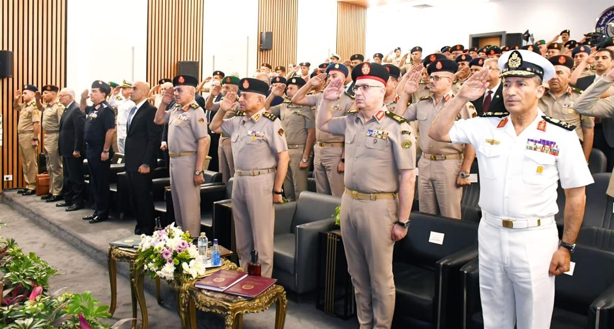 وزير الدفاع يشهد مناقشة البحث الرئيسى لمركز الدراسات الإستراتيجية للقوات المسلحة