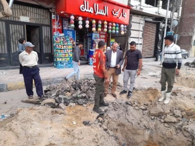 إصلاح هبوط أرضي بشارع الملك في المندرة بالإسكندرية