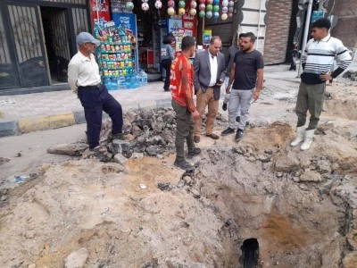 إصلاح هبوط أرضي بشارع الملك في المندرة بالإسكندرية