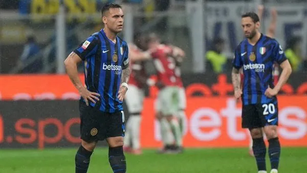 بعد الخسارة أمام روما.. أرقام كارثية تضرب إنتر ميلان قبل أيام من دوري أبطال أوروبا بعد الخسارة أمام روما.. أرقام كارثية تضرب إنتر ميلان قبل أيام من دوري أبطال أوروبا