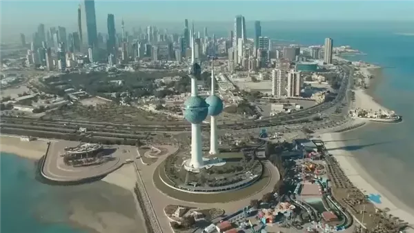 طقس حار وغائم في الكويت مع فرصة لأمطار رعدية وانخفاض بالرؤية