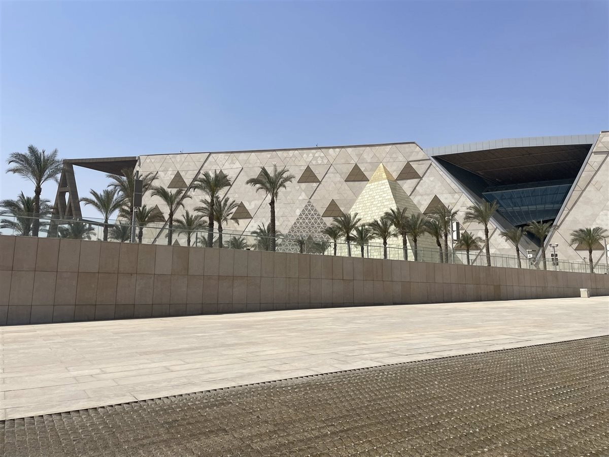  المتحف المصري الكبير