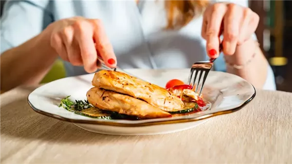 دراسة: الإفراط في تناول الدواجن قد يرتبط بزيادة خطر الوفاة وسرطان الجهاز الهضمي