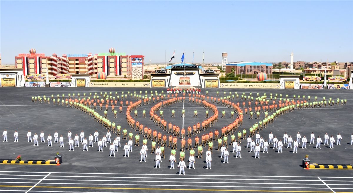 القوات المسلحة تحتفل بتخريج الدفعة 167 من كلية الضباط الإحتياط