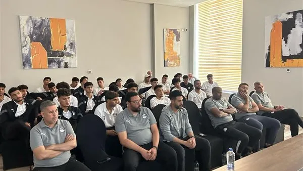 كاف يعقد اجتماعا تنسيقيا مع منتخب الشباب قبل انطلاق كأس الأمم الإفريقية كاف يعقد اجتماعا تنسيقيا مع منتخب الشباب قبل انطلاق كأس الأمم الإفريقية