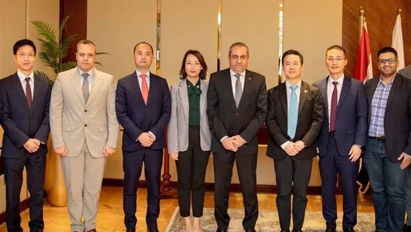 رئيس شركة العاصمة يجتمع بمسئولي شركة هواوي والأخيرة تؤكد: مستعدون للمساهمة في تخطيط وتنفيذ المراحل المستقبلية