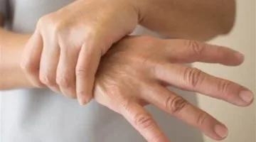 أبرزها الخرف.. ما أعراض مرض باركنسون؟