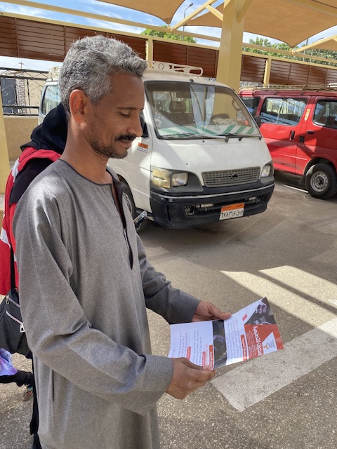 نائب محافظ الأقصر وحملة على المواقف للتوعية ضد الإدمان