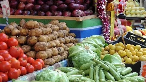 أسعار الخضراوات والفاكهة اليوم الخميس 24 أبريل 2025 في سوق العبور أسعار الخضراوات والفاكهة اليوم الخميس 24 أبريل 2025 في سوق العبور